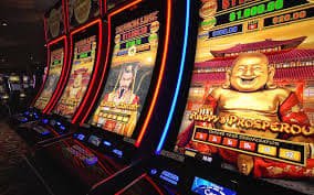 Giao diện danh sách game slot tại kunwin trên màn hình điện thoại